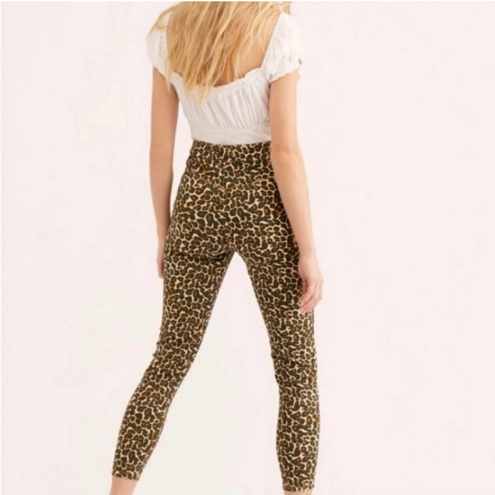 We the Free skinny leopard jean. Size 25.
